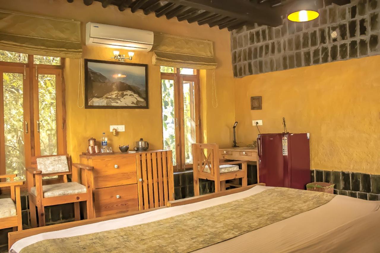Prakriti Aalay - Riverside Mountain View Boutique Eco Resort Dharamszala Kültér fotó