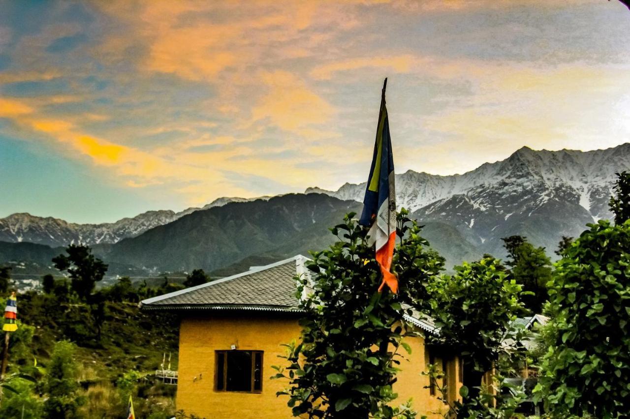Prakriti Aalay - Riverside Mountain View Boutique Eco Resort Dharamszala Kültér fotó
