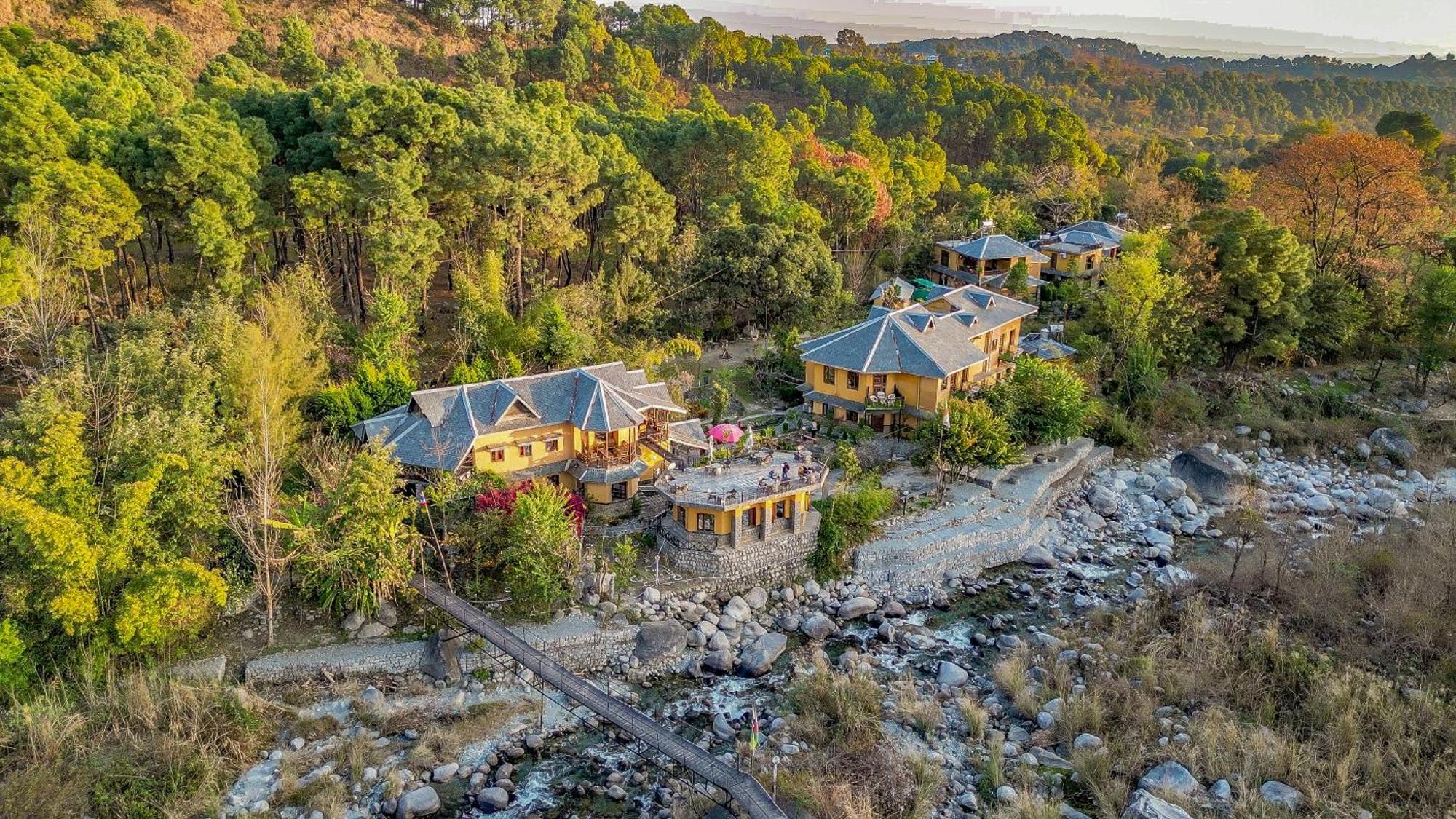 Prakriti Aalay - Riverside Mountain View Boutique Eco Resort Dharamszala Kültér fotó
